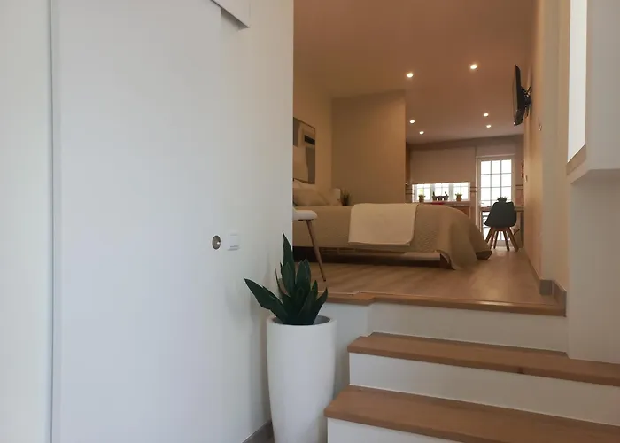 Modern, Spacious And Quiet Private In - Near Funicular Ferienhaus Nazaré